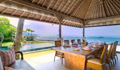 Bakung Beach Villa – 4 Bedroom Villa With Beautifully Landscaped Land Facing the Ocean