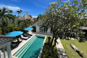 Villa Swarna - Five Bedroom Colonial-Inspired Villa in Seminyak
