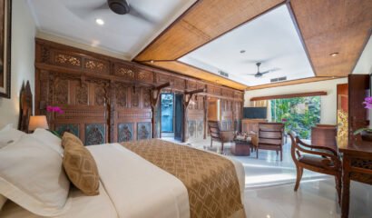 Villa Cemara – Absolute beachfront 5 Bedroom in Sanur