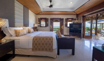 Villa Cemara – Absolute beachfront 5 Bedroom in Sanur