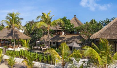 Villa Cemara – Absolute beachfront 5 Bedroom in Sanur