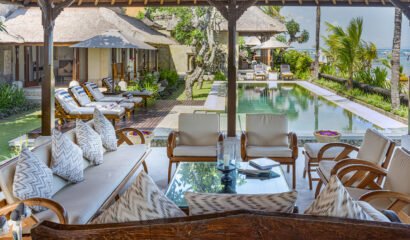 Villa Cemara – Absolute beachfront 5 Bedroom in Sanur