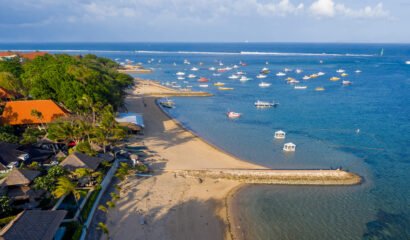 Villa Cemara – Absolute beachfront 5 Bedroom in Sanur