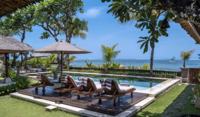 Villa Cemara – Absolute beachfront 5 Bedroom in Sanur