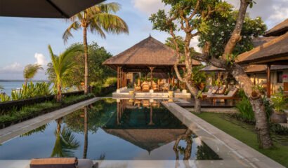 Villa Cemara – Absolute beachfront 5 Bedroom in Sanur