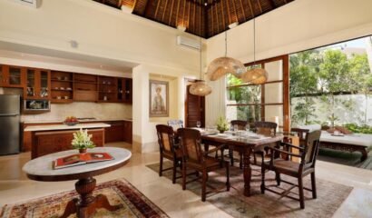 Villa Fabreya: Elegant Balinese Luxury Villa in the Heart of Jimbaran