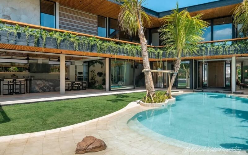Coco Bay Villa – Exclusive 8-Bedroom Villa for Group Stays in Berawa