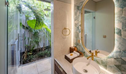 The Suaka Baliaga – 7BR Balinese Tropical Villa Perfect for Kids Near Batu Belig Beach
