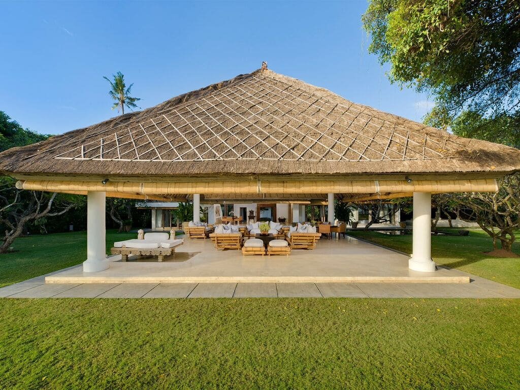 Atas Ombak Villa