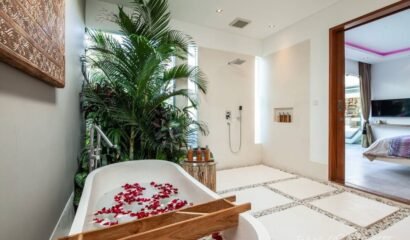 Luxury 5-Bedroom Villa in Seminyak, Bali – Private Infinity Pool and Garden Sanctuary