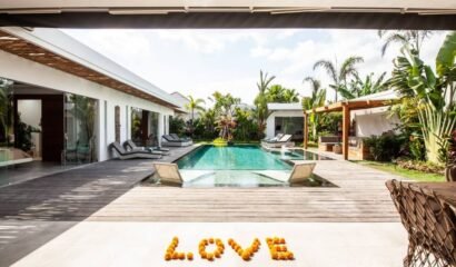 Luxury 5-Bedroom Villa in Seminyak, Bali – Private Infinity Pool and Garden Sanctuary