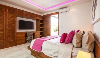 Luxury 5-Bedroom Villa in Seminyak, Bali – Private Infinity Pool and Garden Sanctuary