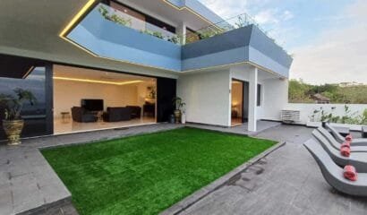 Sea View Villa Uluwatu – Your Modern Oceanfront Escape Near Savaya