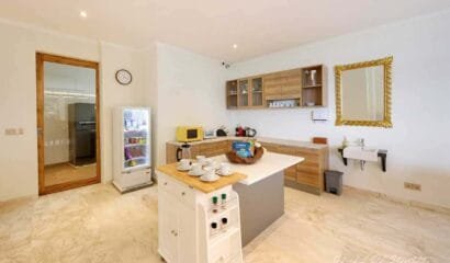 Sea View Villa Uluwatu – Your Modern Oceanfront Escape Near Savaya