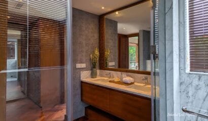 Jeeva Tirta Villa – A Tropical Riverside Retreat Villa with Luxurious Facilities in Seminyak