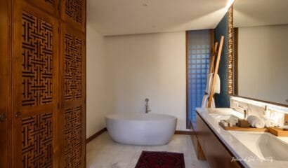 Jeeva Tirta Villa – A Tropical Riverside Retreat Villa with Luxurious Facilities in Seminyak