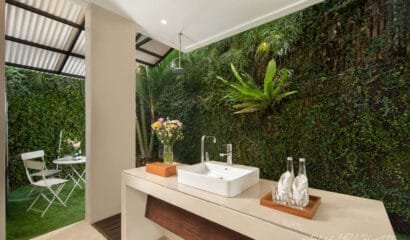 Pine Villa – A 7-Bedroom Private Villa in Canggu, Just 8 Minutes from Batu Bolong Beach