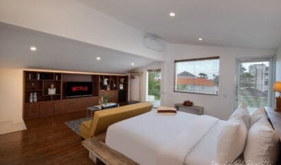 Pine Villa – A 7-Bedroom Private Villa in Canggu, Just 8 Minutes from Batu Bolong Beach