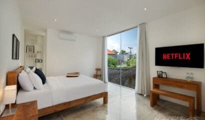 Pine Villa – A 7-Bedroom Private Villa in Canggu, Just 8 Minutes from Batu Bolong Beach
