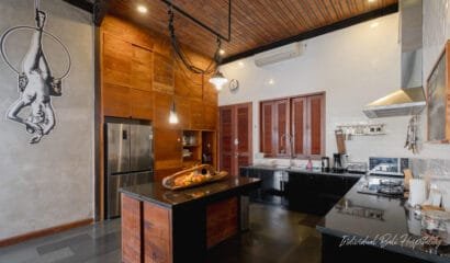 NicoNico Mansion Unique Art Themed 7 Bedroom Villa in Seminyak