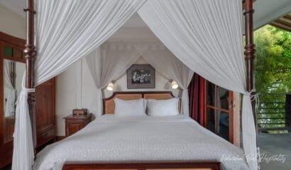 NicoNico Mansion Unique Art Themed 7 Bedroom Villa in Seminyak