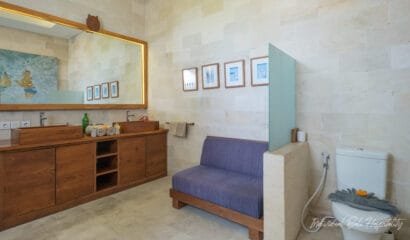 NicoNico Mansion Unique Art Themed 7 Bedroom Villa in Seminyak