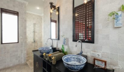 NicoNico Mansion Unique Art Themed 7 Bedroom Villa in Seminyak