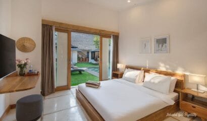 Viola Villa – Huge 9-Bedroom Private Villa in the Heart of Seminyak