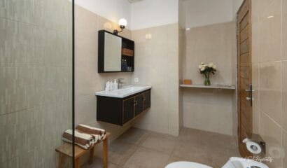 Viola Villa – Huge 9-Bedroom Private Villa in the Heart of Seminyak